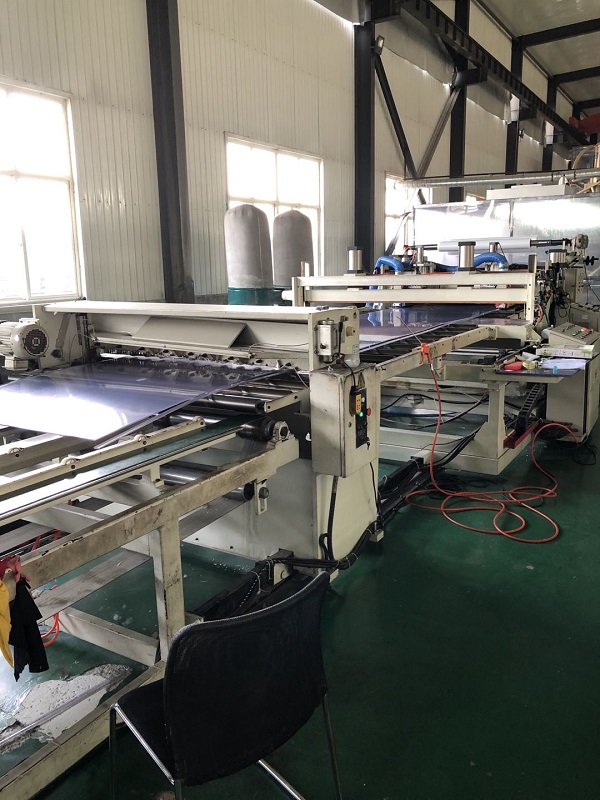 新疆PVC透明板材擠出機(jī)